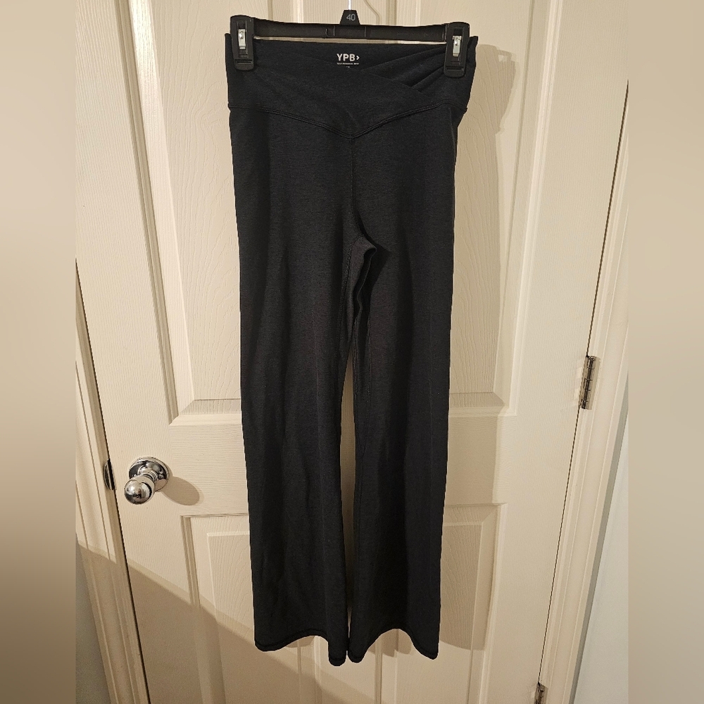 Abercrombie & Fitch YPB 3 Pair Bundle everydaySOFT Flare Legging Size M - Picture 2 of 12